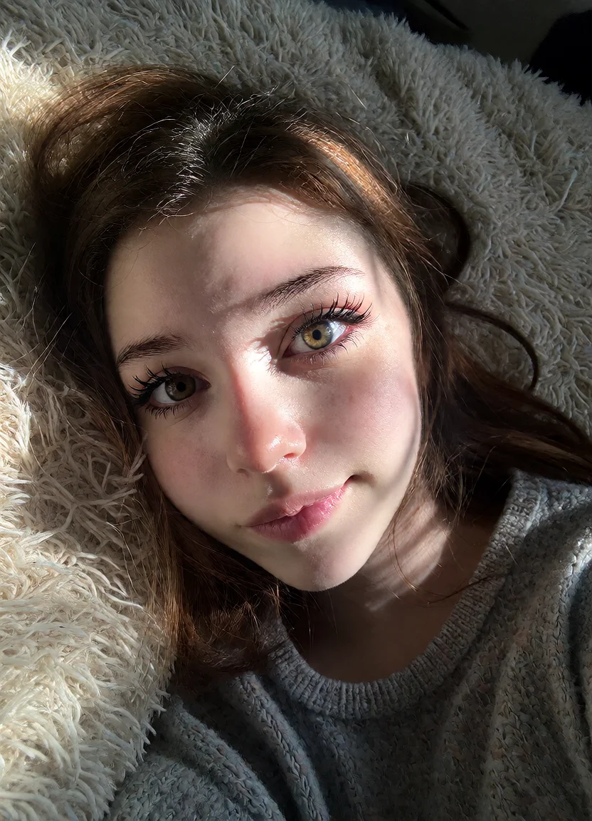 Civitai #144295631 Carpet Selfie: Low-Angle Mirror Reflection & Shag Rug - Krea 2 DiT ComfyUI workflow artwork